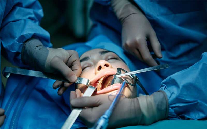 جراحی لوزه | لوزه سوم | جراحی لوزه سوم | درمان لوزه سوم | بهترین جراح لوزه